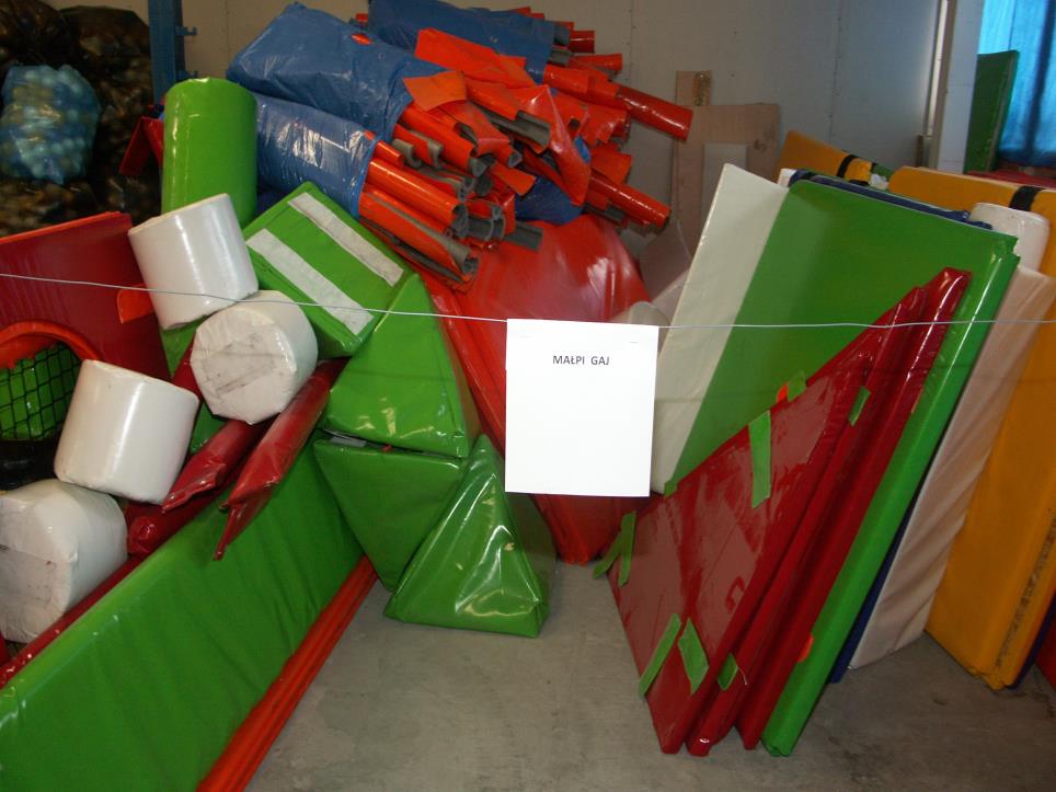 Rámová konstrukce vnitřního dětského hřiště s příslušenstvím, opičí háj, nindža dráha, měkké hrací "houby"-13